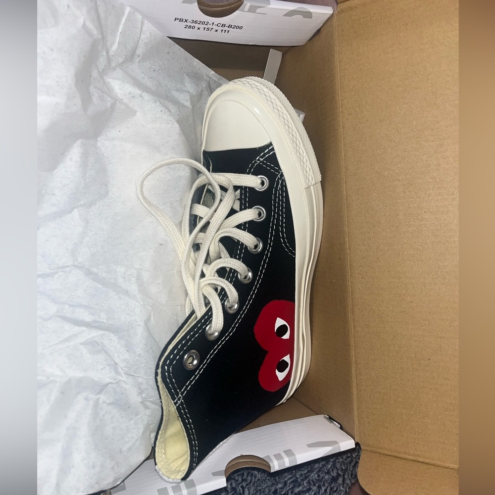 Selling COMME des GARÇONS Converse